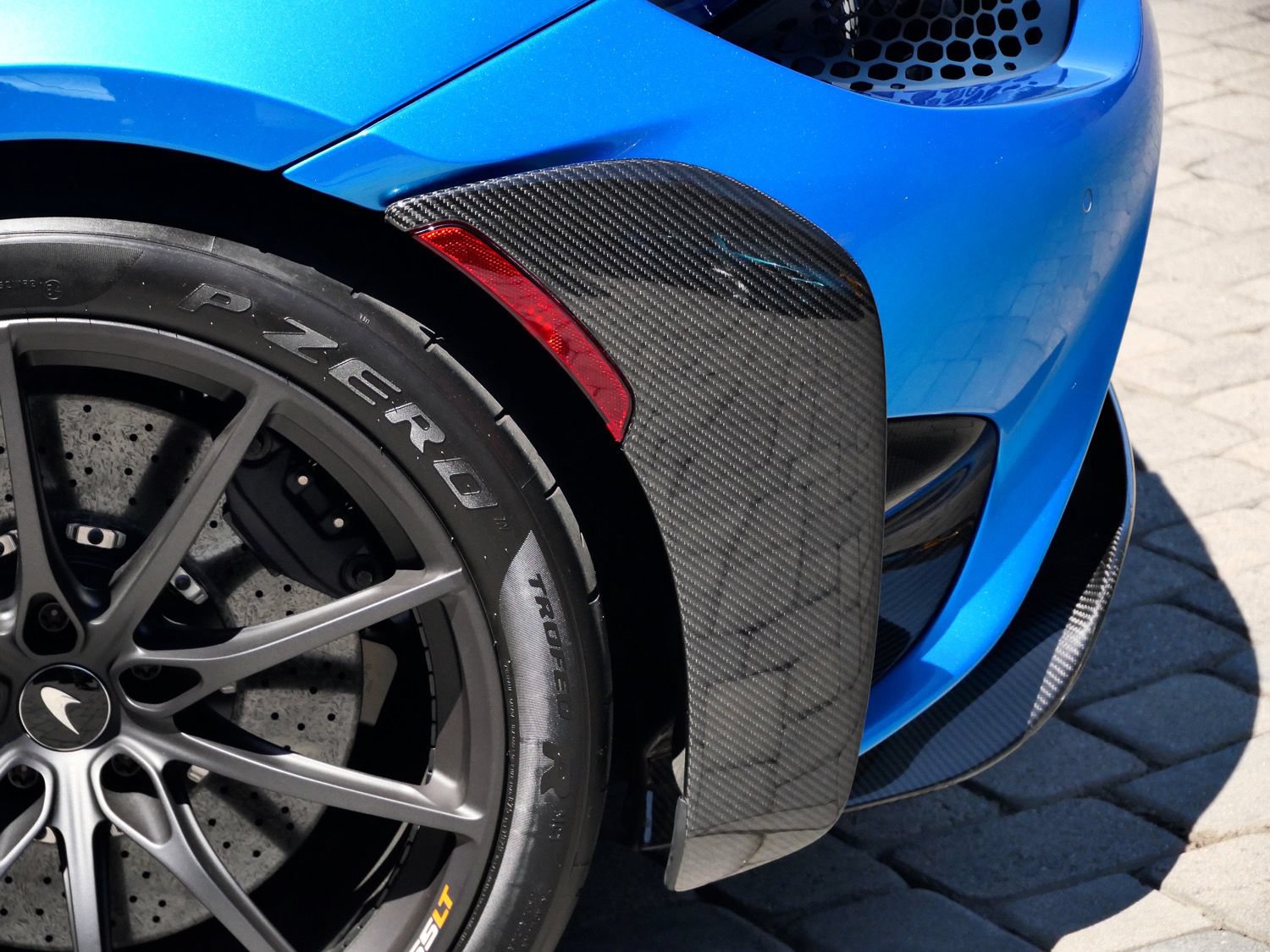 Used 2022 McLaren 765LT photo 27
