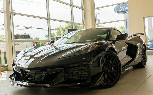 Used 2025 Chevrolet Corvette Z06 w/ Z07 Performance Package