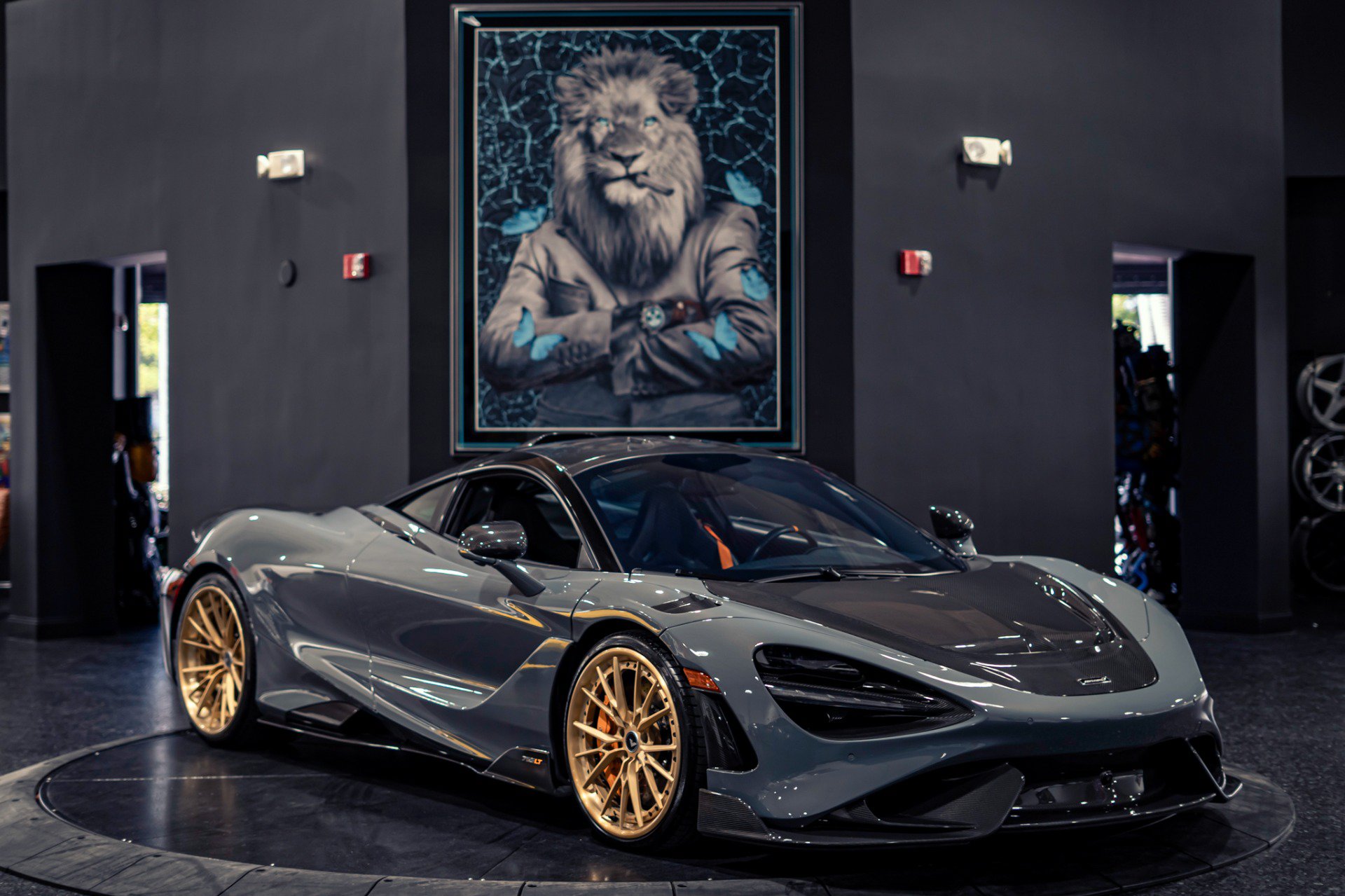 Used 2021 McLaren 765LT photo 21