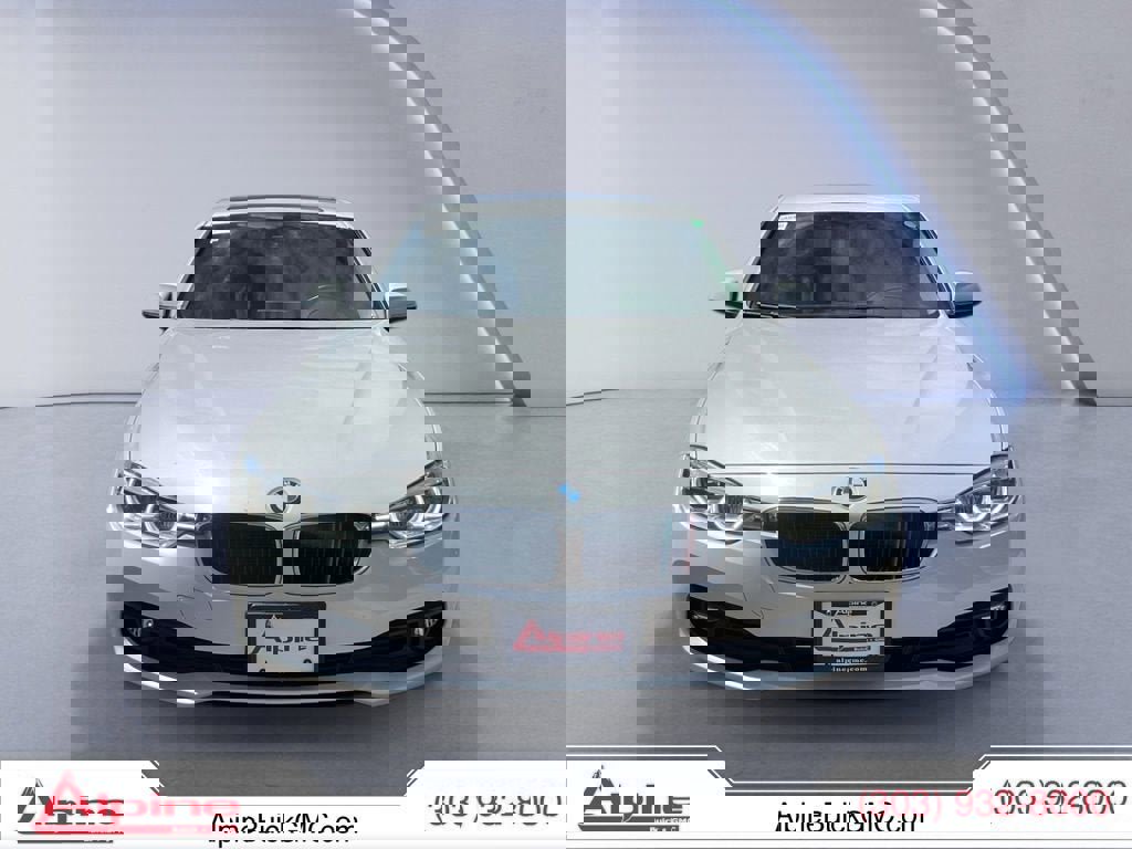 2018 BMW 320i xDrive Sedan