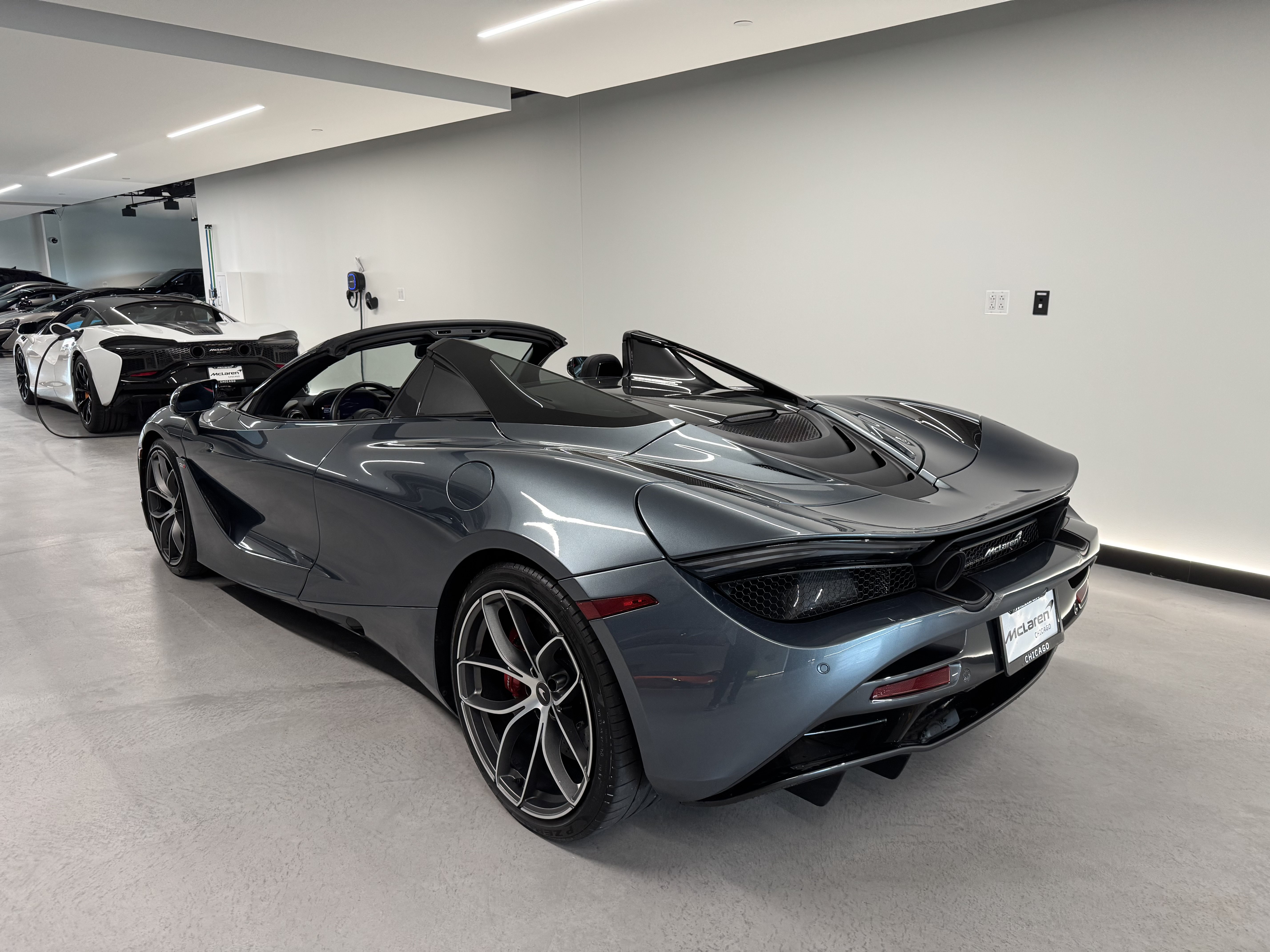 Used 2022 McLaren 720S Spider photo 17