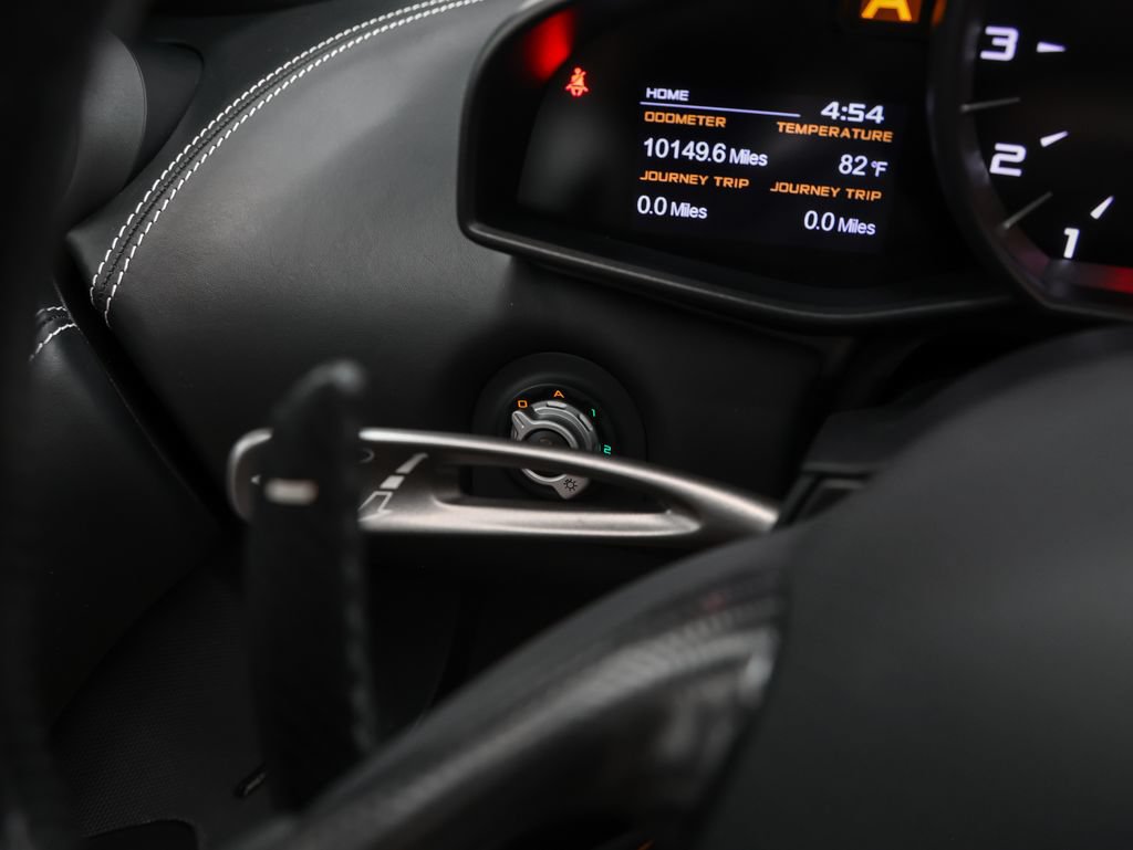 Used 2016 McLaren 675LT Spider photo 54