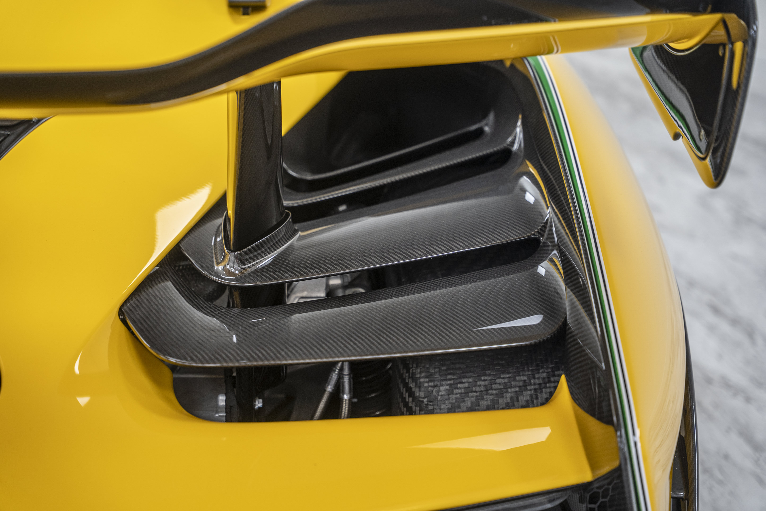 Used 2019 McLaren Senna photo 21