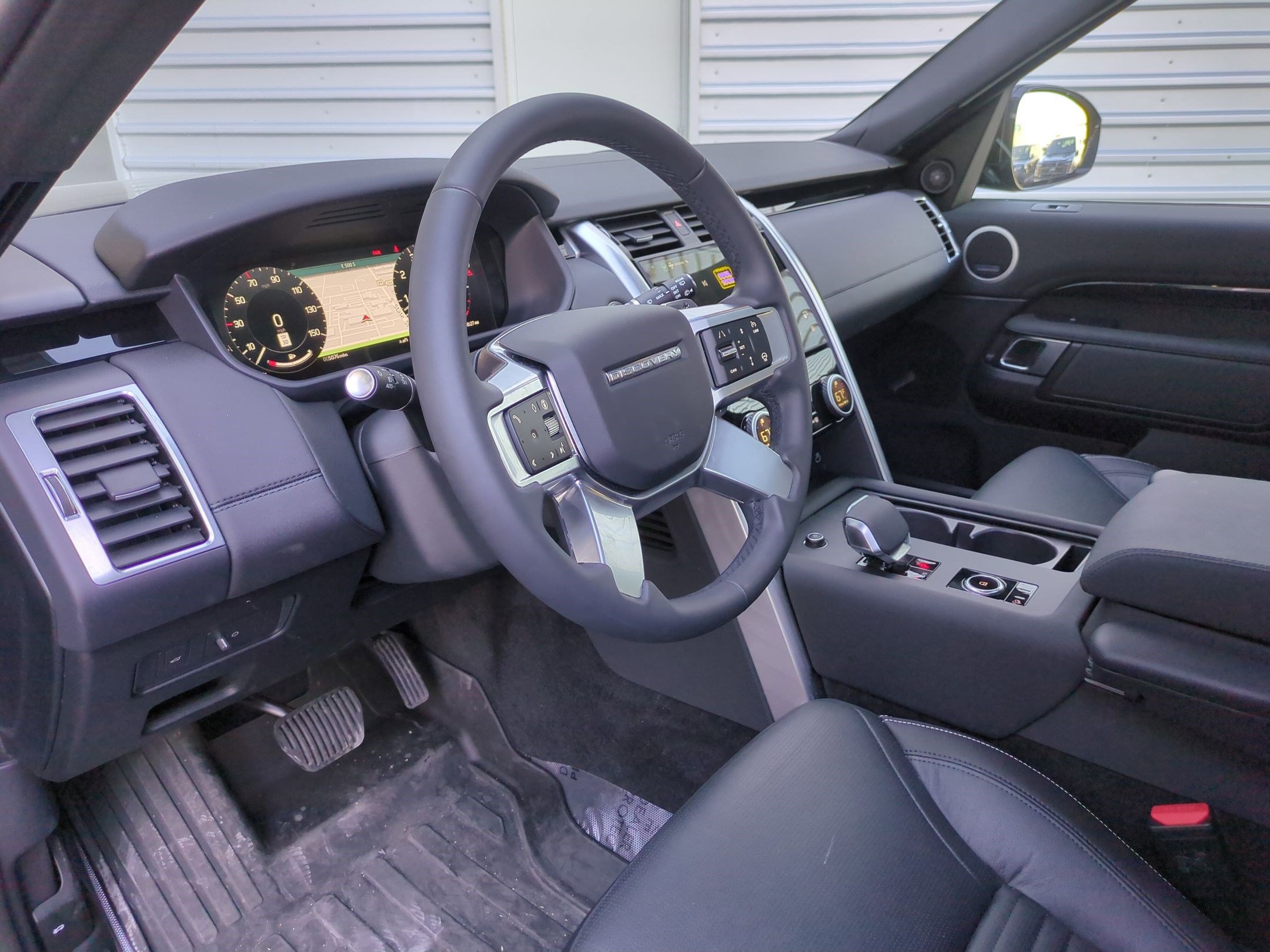 2025 Land Rover Discovery S