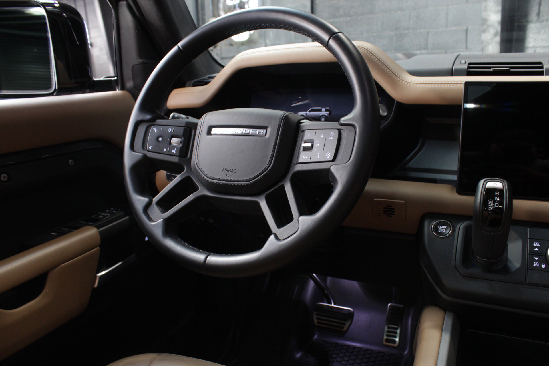 2025 Land Rover Defender 110 V8