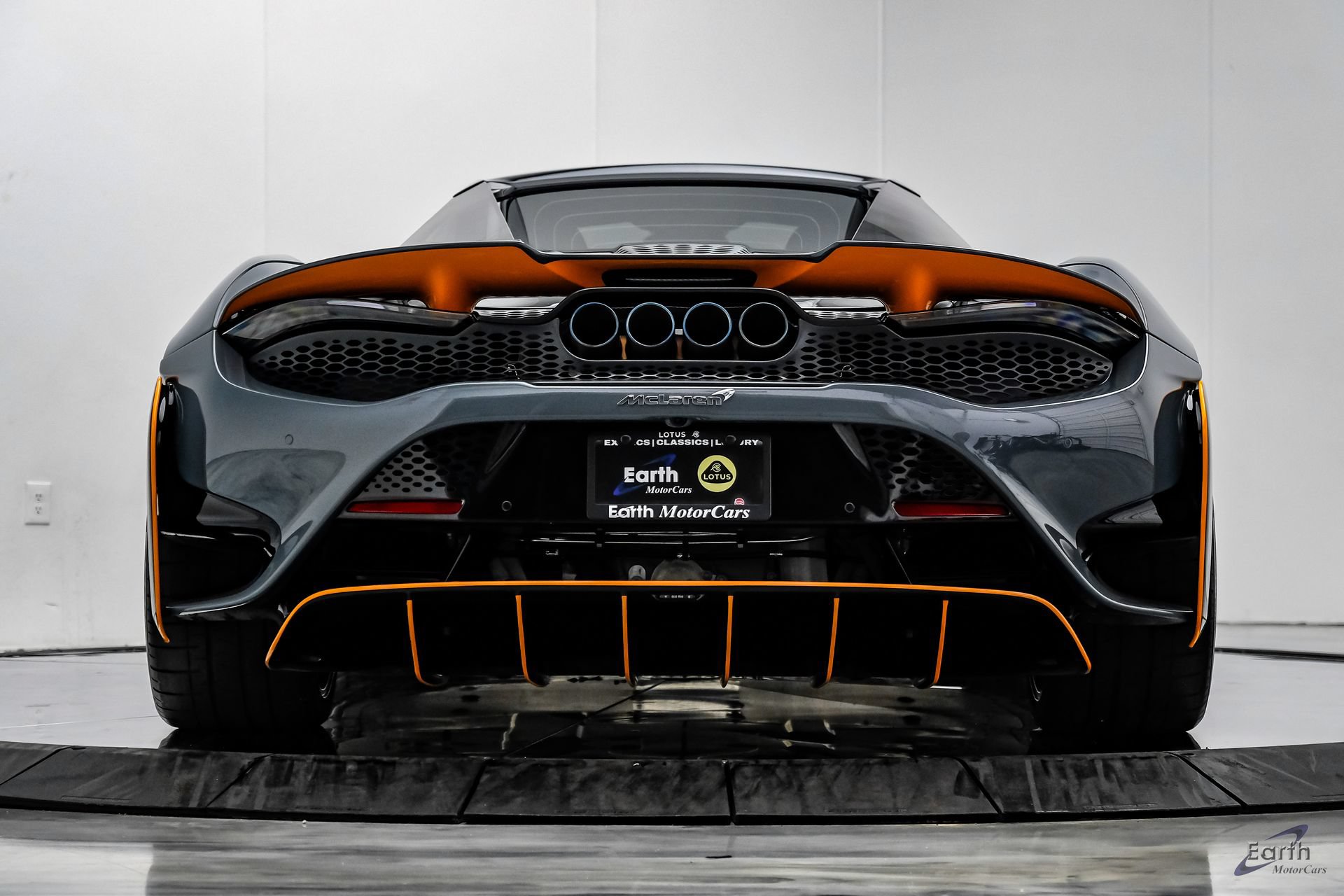 Used 2022 McLaren 765LT photo 16