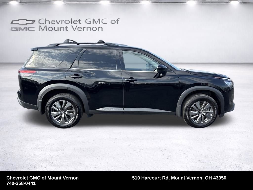 2023 Nissan Pathfinder SV