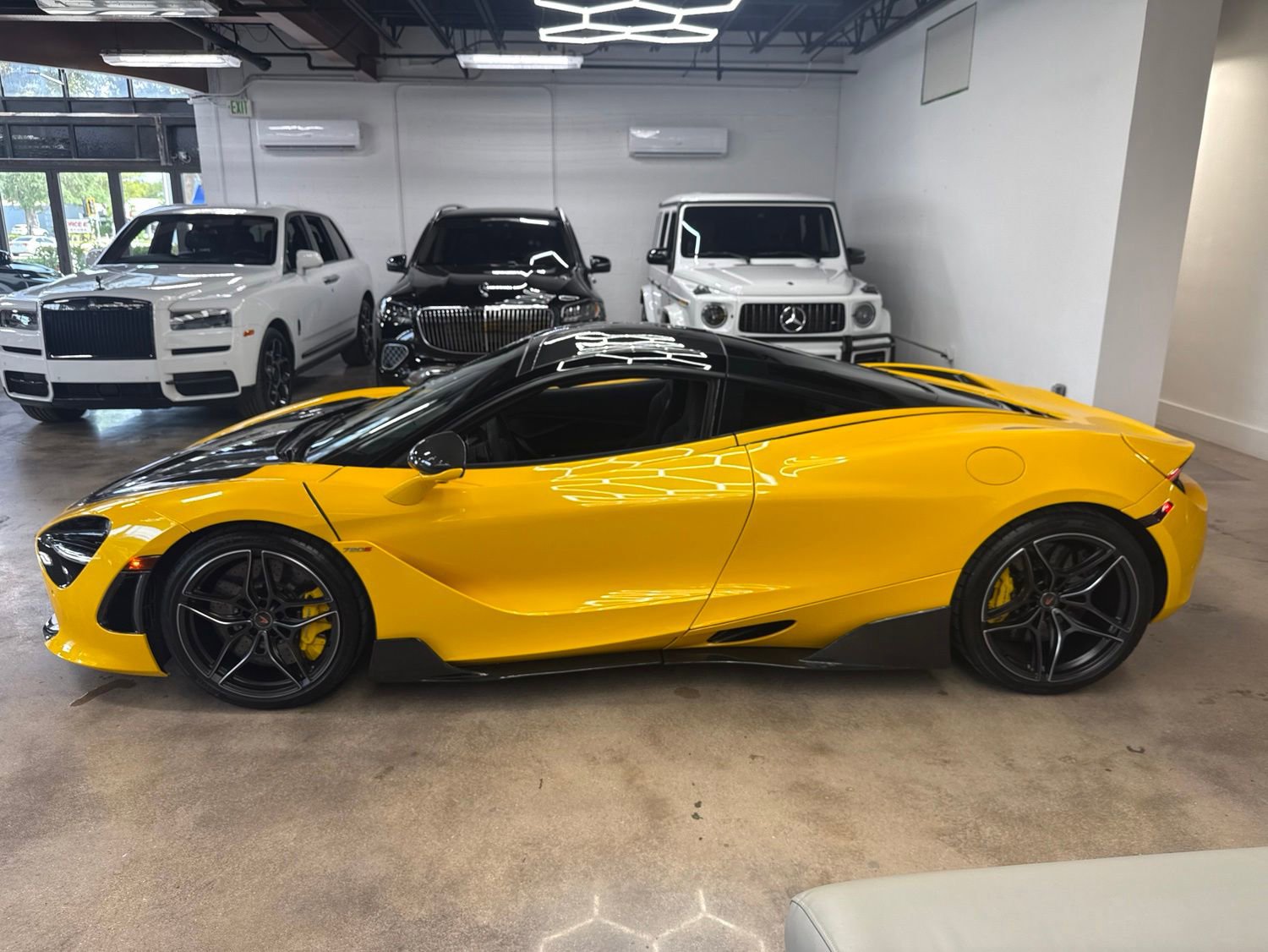 Used 2018 McLaren 720S Performance photo 3