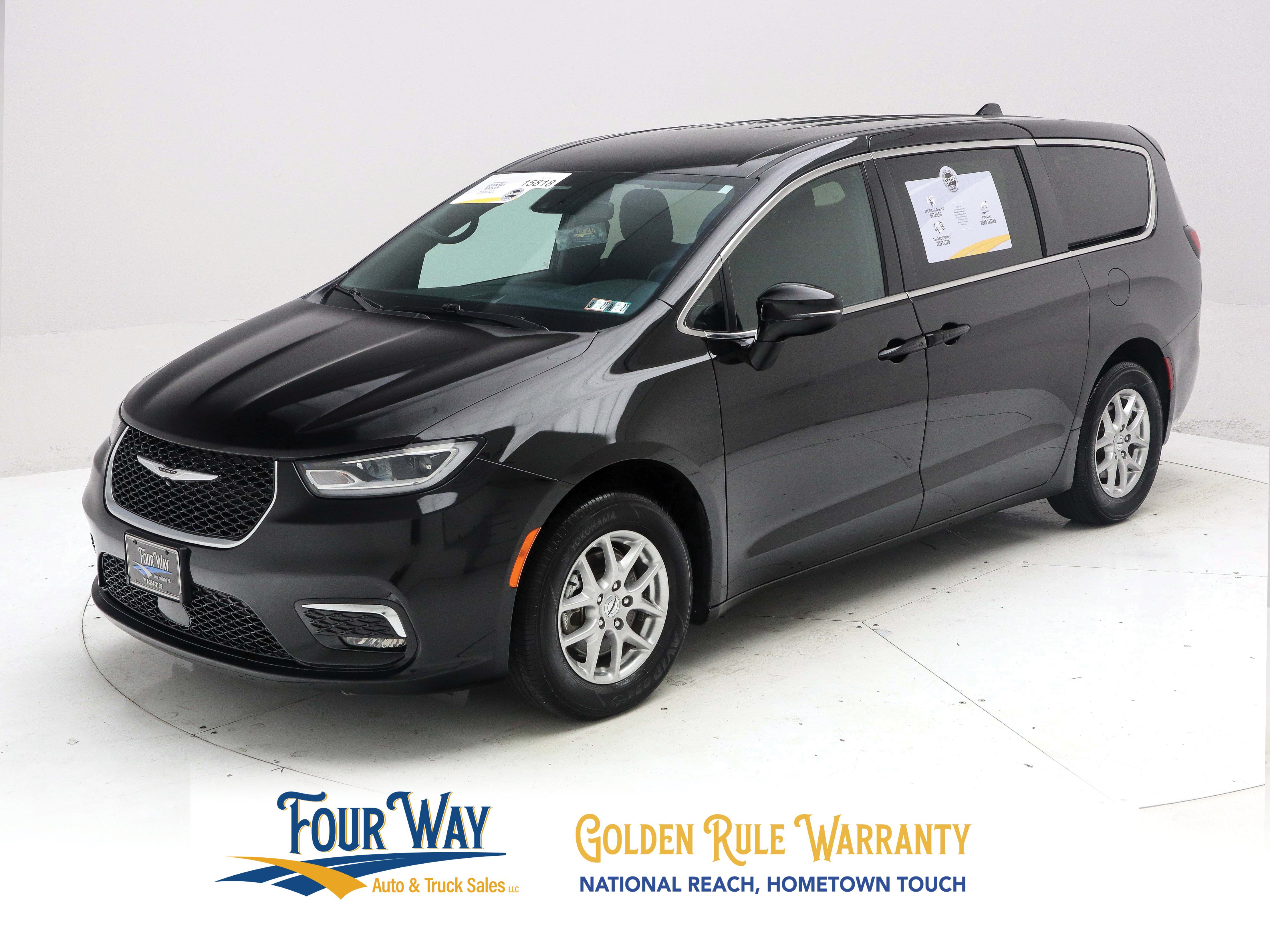 2024 Chrysler Pacifica Touring - Photo 8