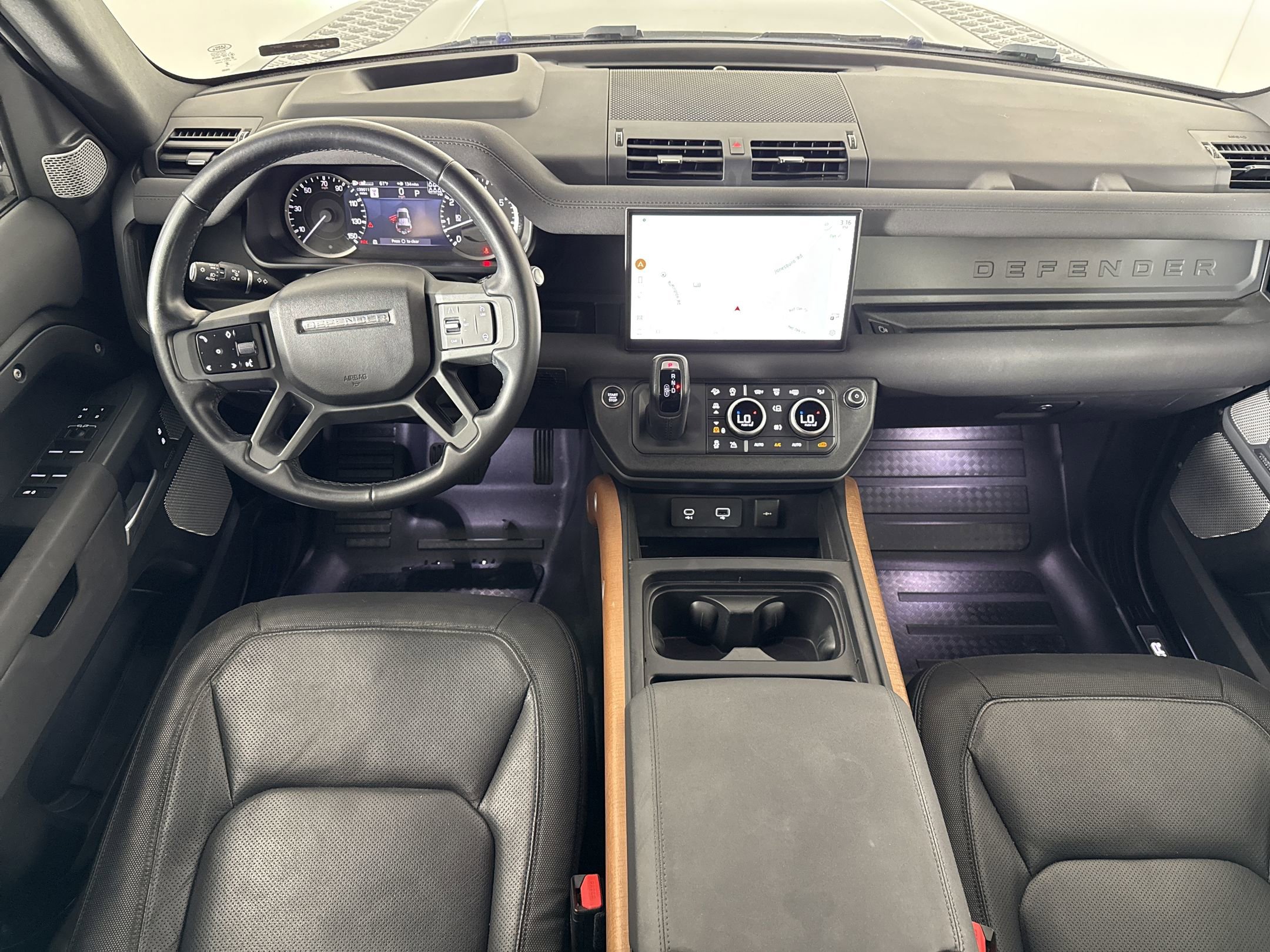 2023 Land Rover Defender 130 X-Dynamic SE