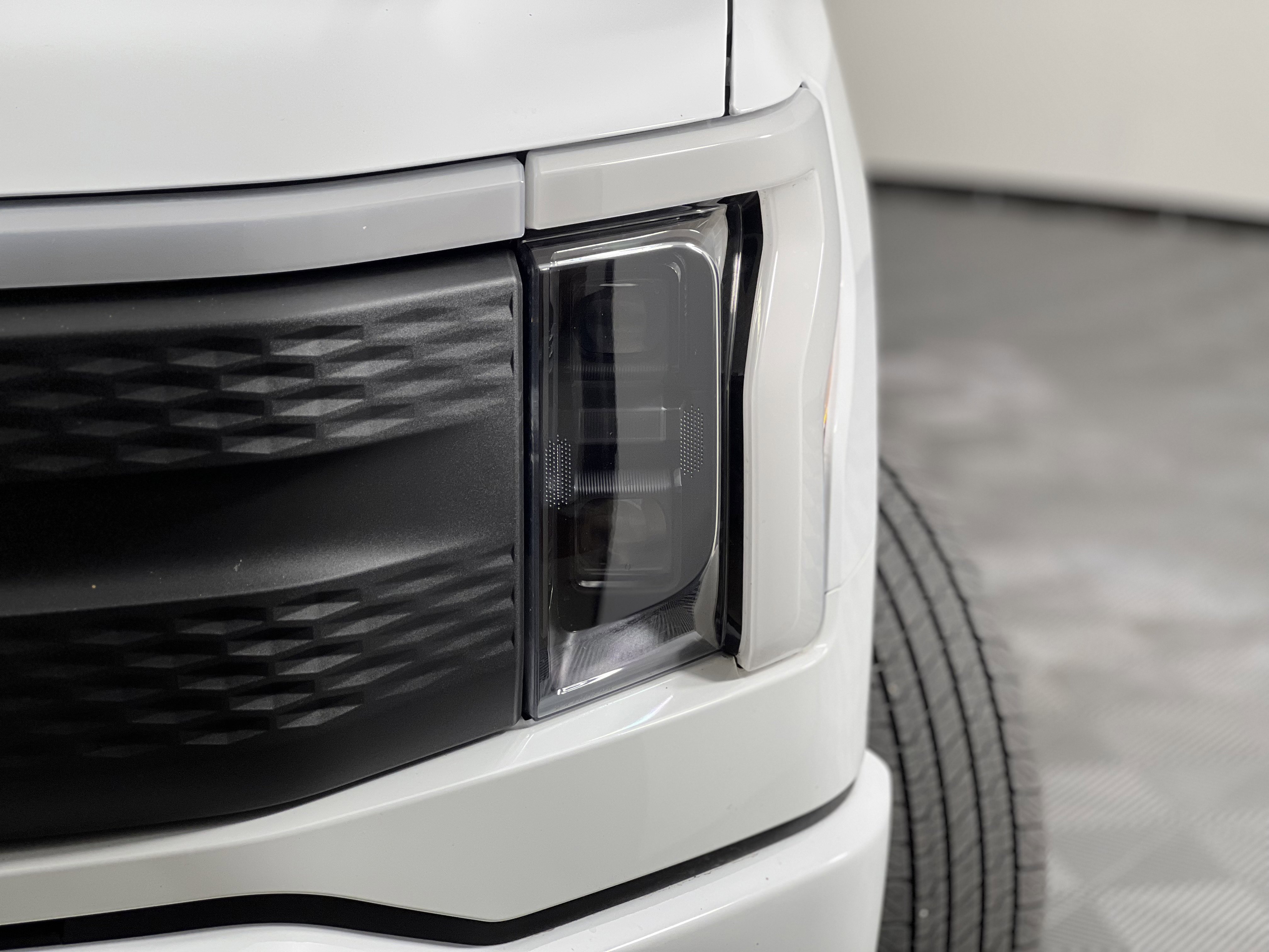 2024 Ford F150 Lightning Flash