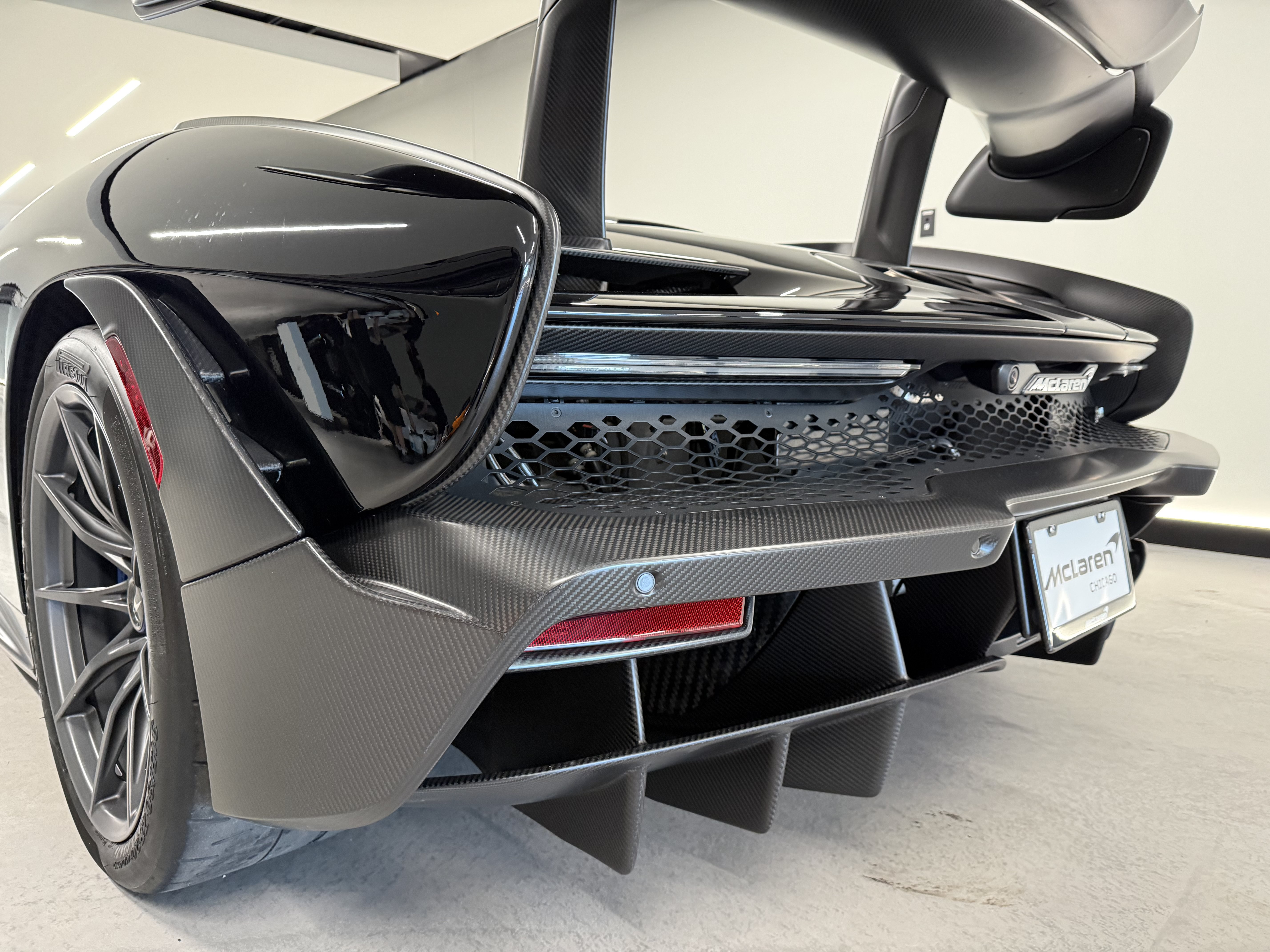 Used 2019 McLaren Senna photo 21