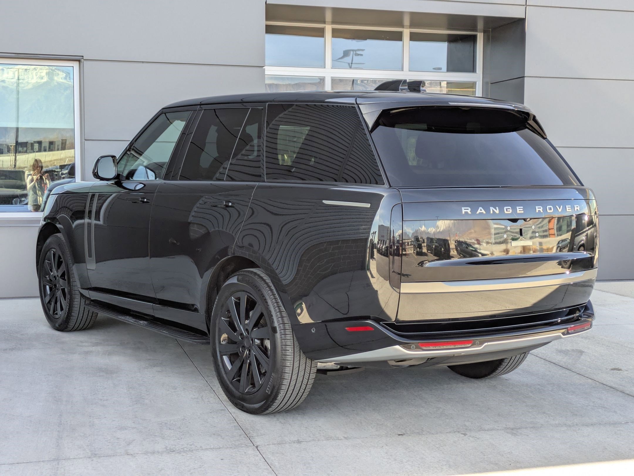 2025 Land Rover Range Rover SE