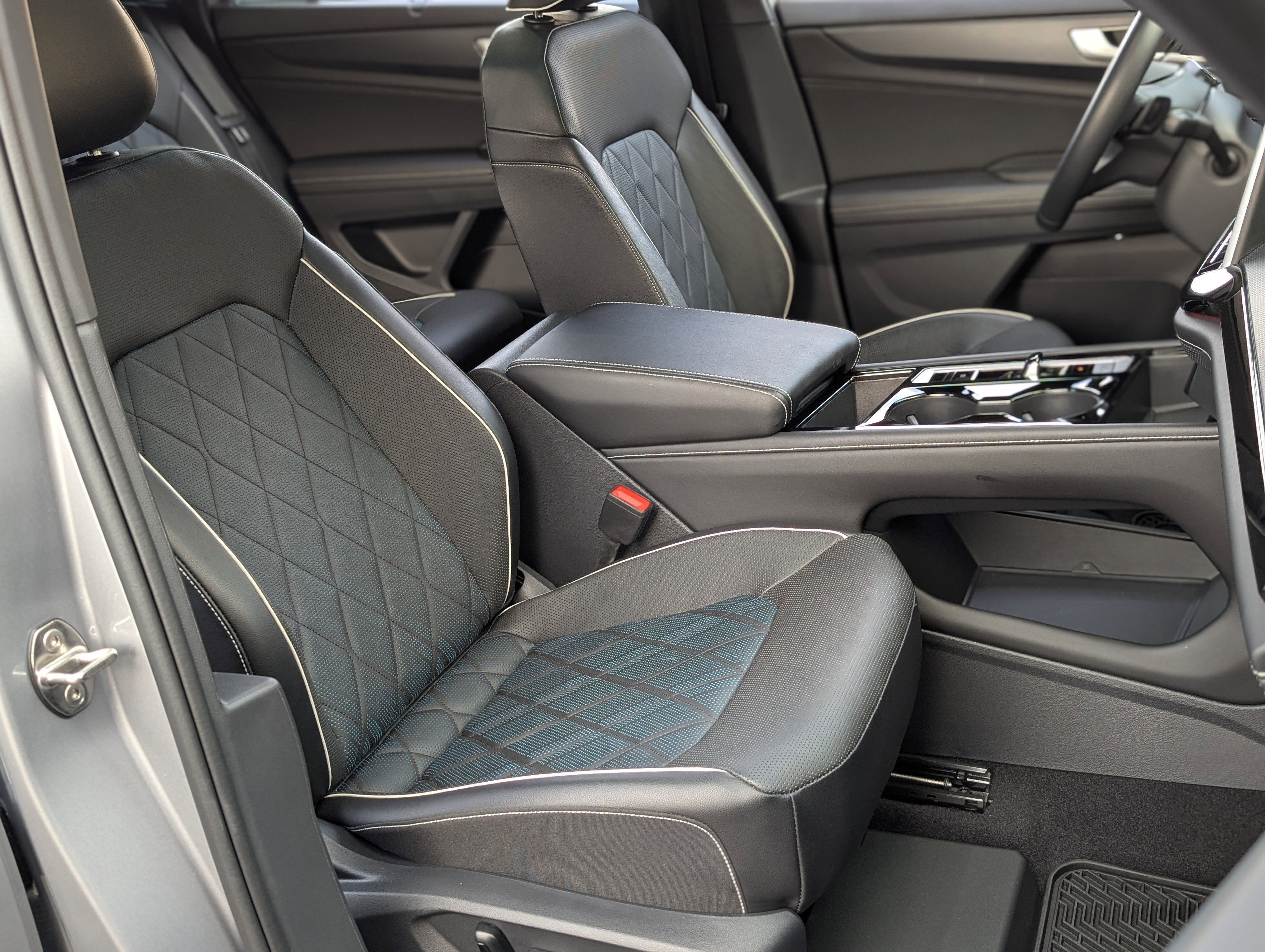 2024 Volkswagen Atlas Cross Sport SEL Premium R-Line