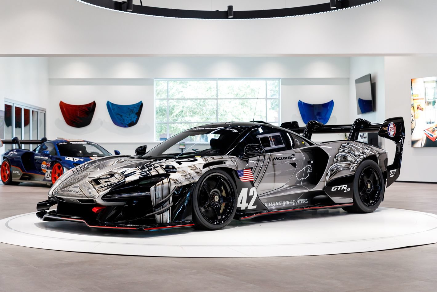Used 2020 McLaren Senna photo 8