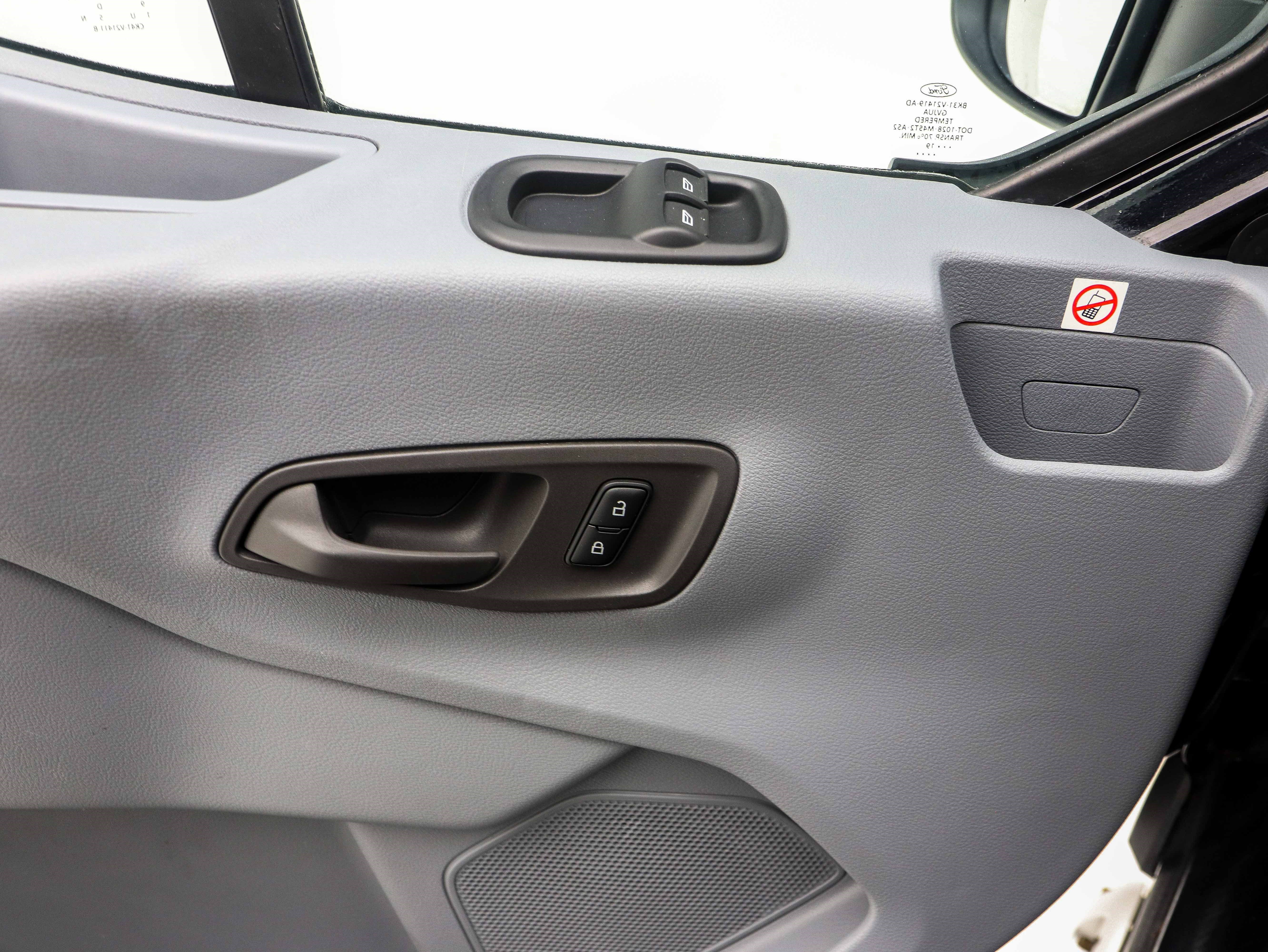 2019 Ford Transit Passenger Van XLT - Photo 19