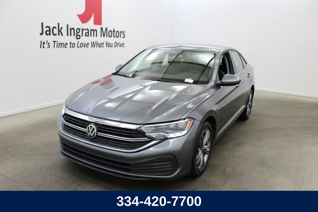 Used 2024 Volkswagen Jetta SE