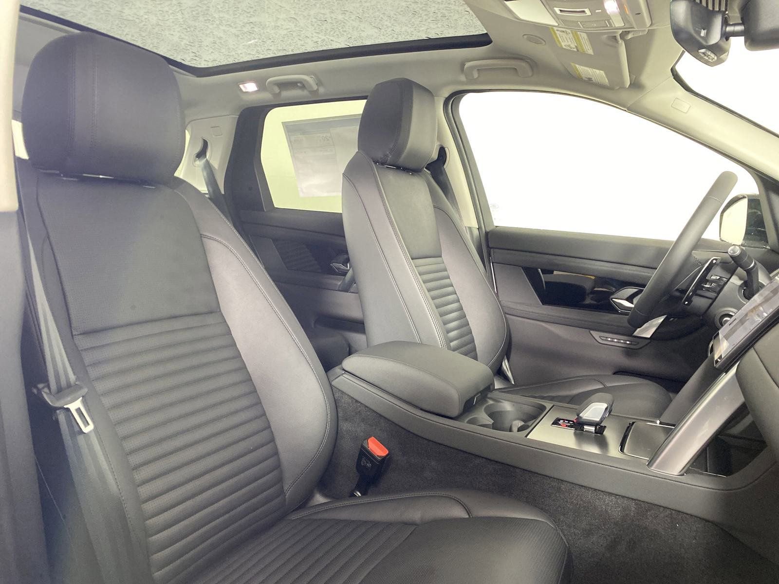 2025 Land Rover Discovery Sport S