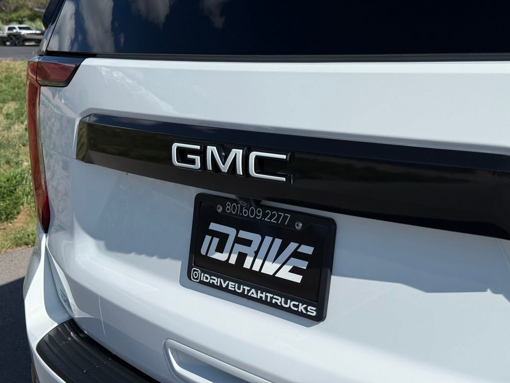 2023 GMC Yukon SLT