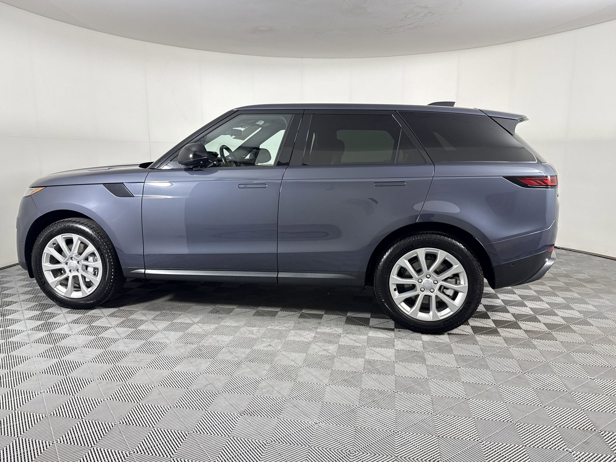 2023 Land Rover Range Rover Sport SE