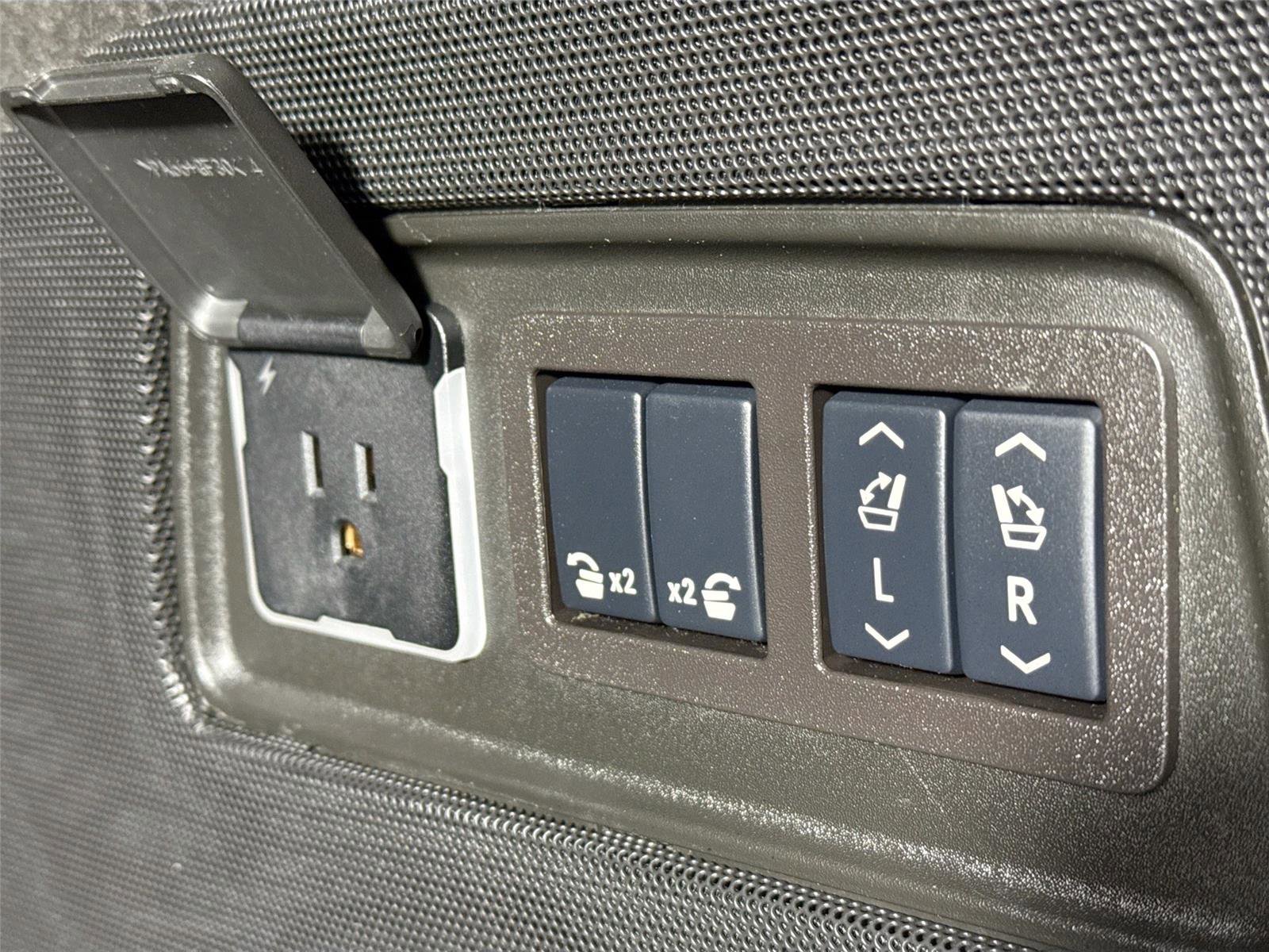 2024 Cadillac Escalade Sport