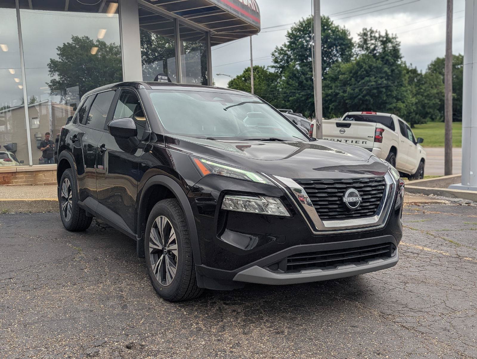Used 2023 Nissan Rogue SV