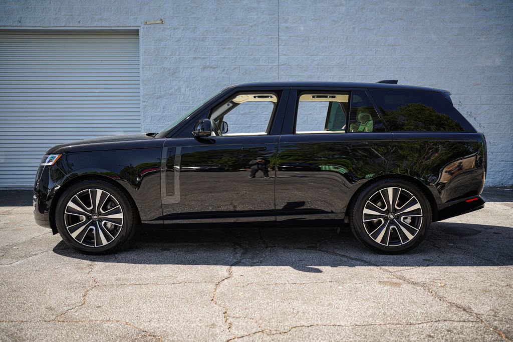 2025 Land Rover Range Rover SE