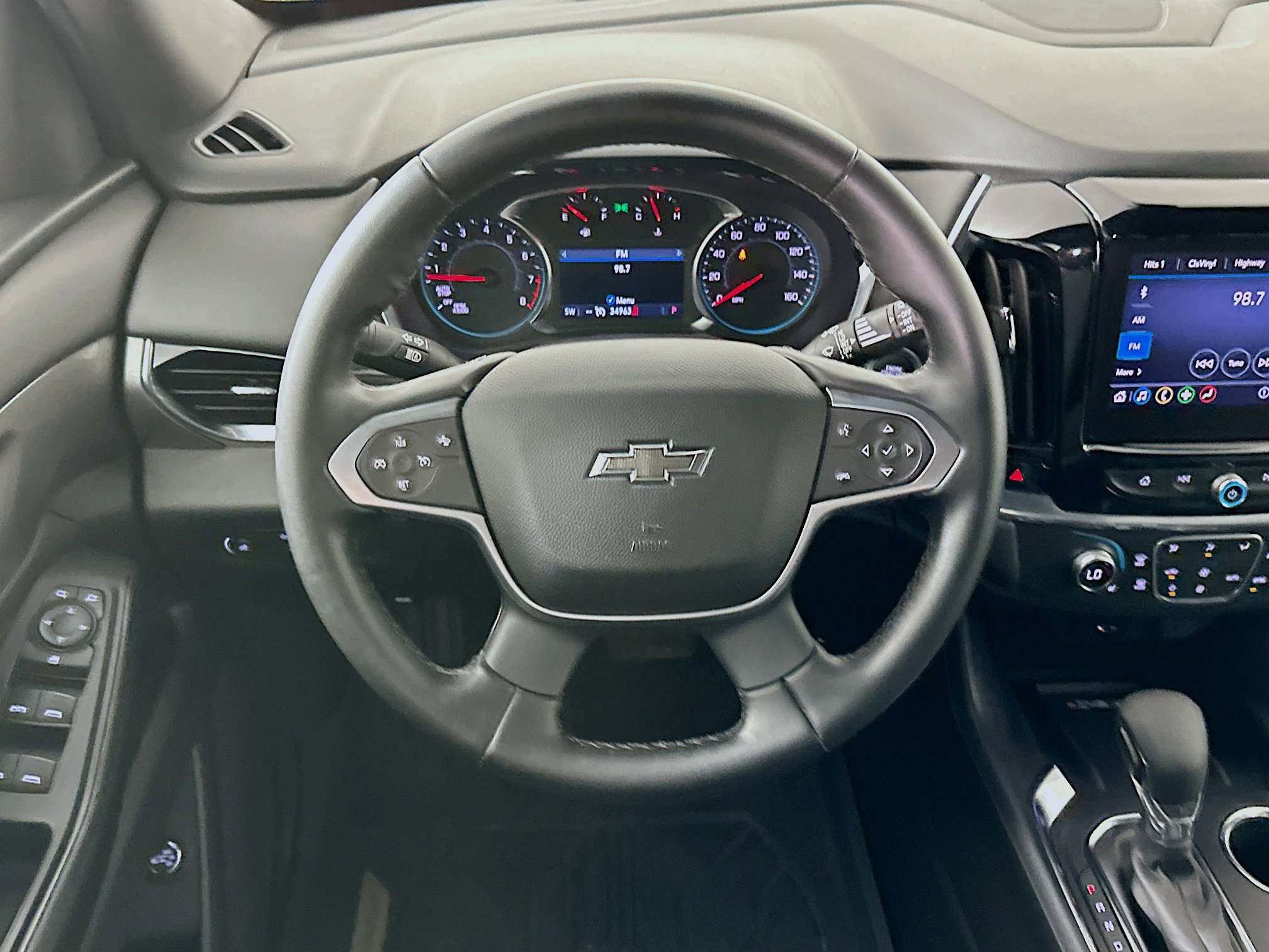 2023 Chevrolet Traverse LT