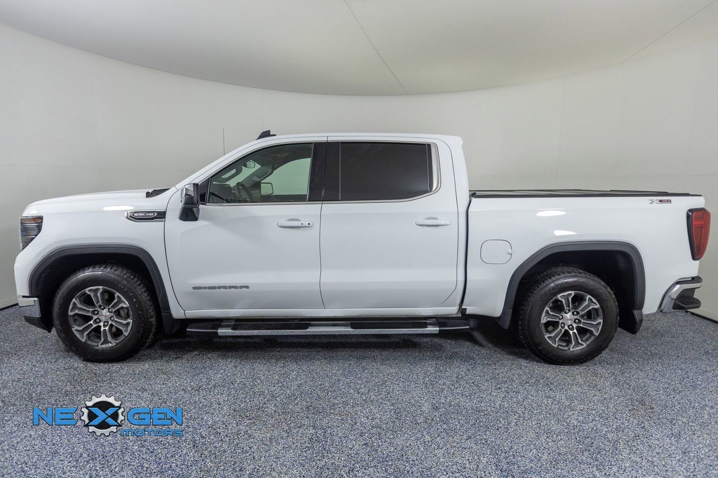 2023 GMC Sierra 1500 SLE