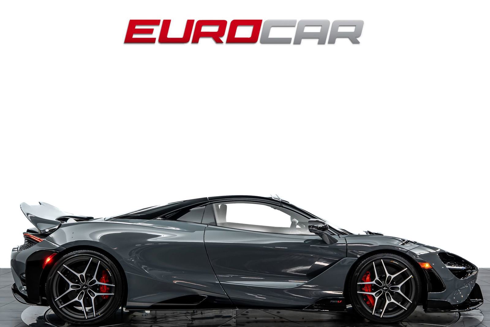 Used 2022 McLaren 765LT photo 8