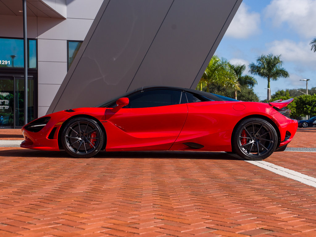 Used 2027 McLaren 750S Spider photo 40