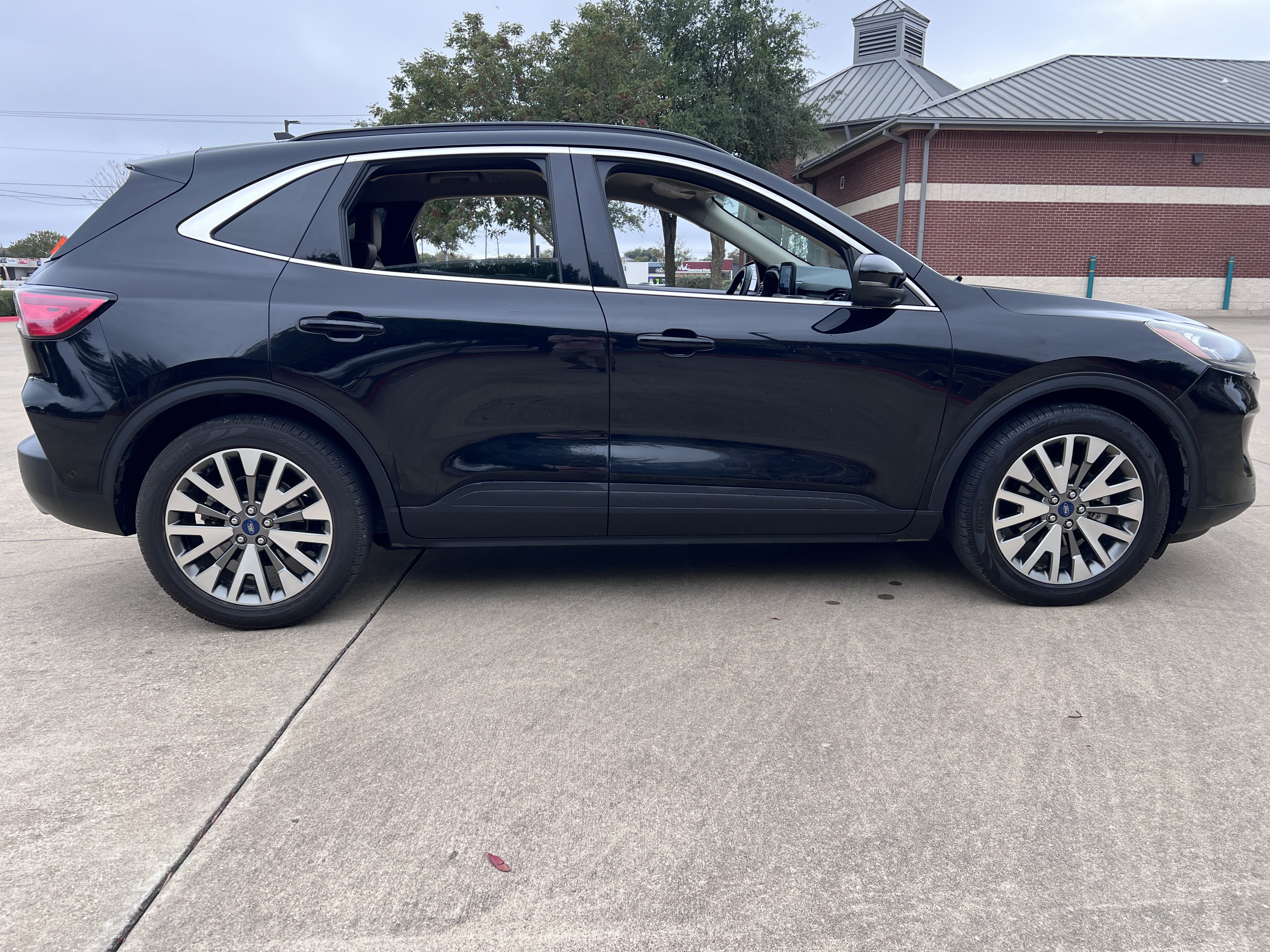 2020 Ford Escape Titanium