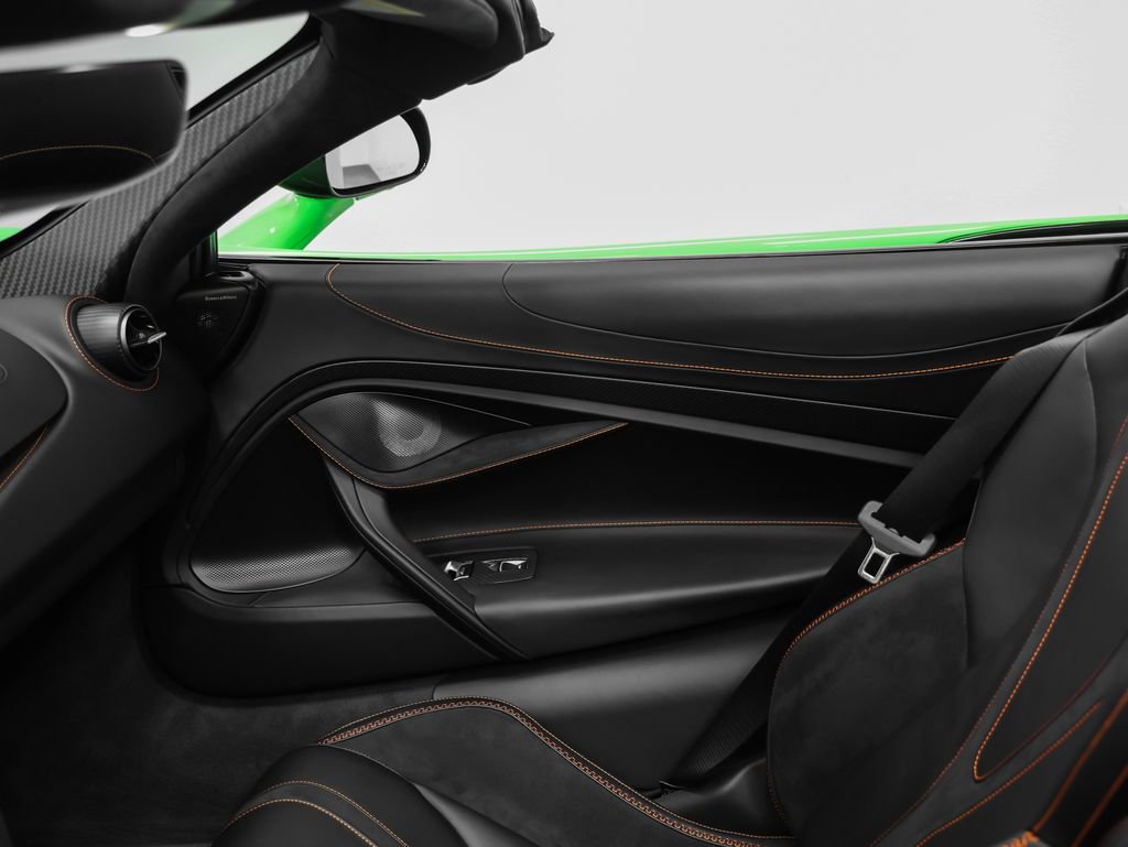 Used 2025 McLaren 750S Spider photo 29