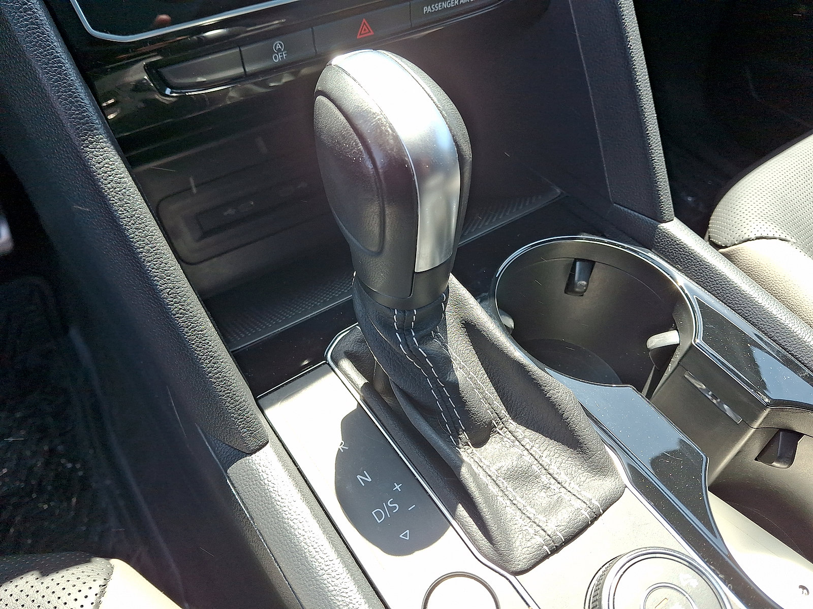 2023 Volkswagen Atlas Cross Sport SEL Premium R-Line