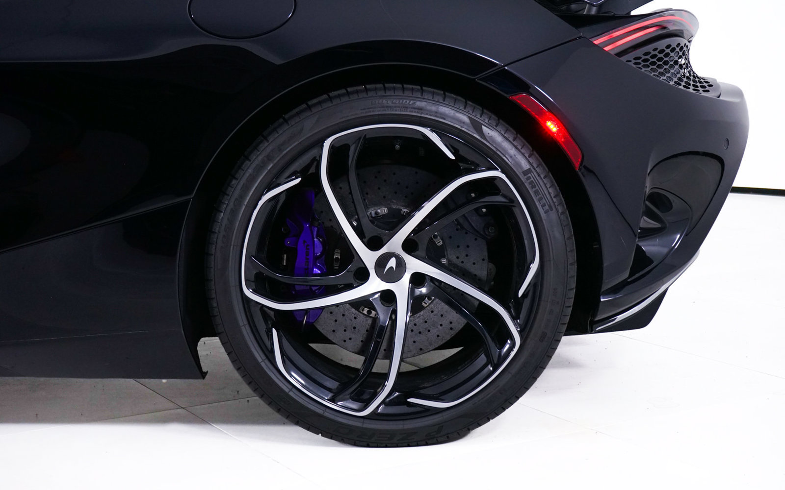 Used 2024 McLaren 750S Spider photo 14