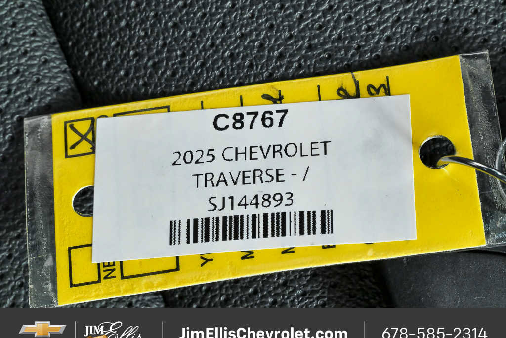 2025 Chevrolet Traverse LT