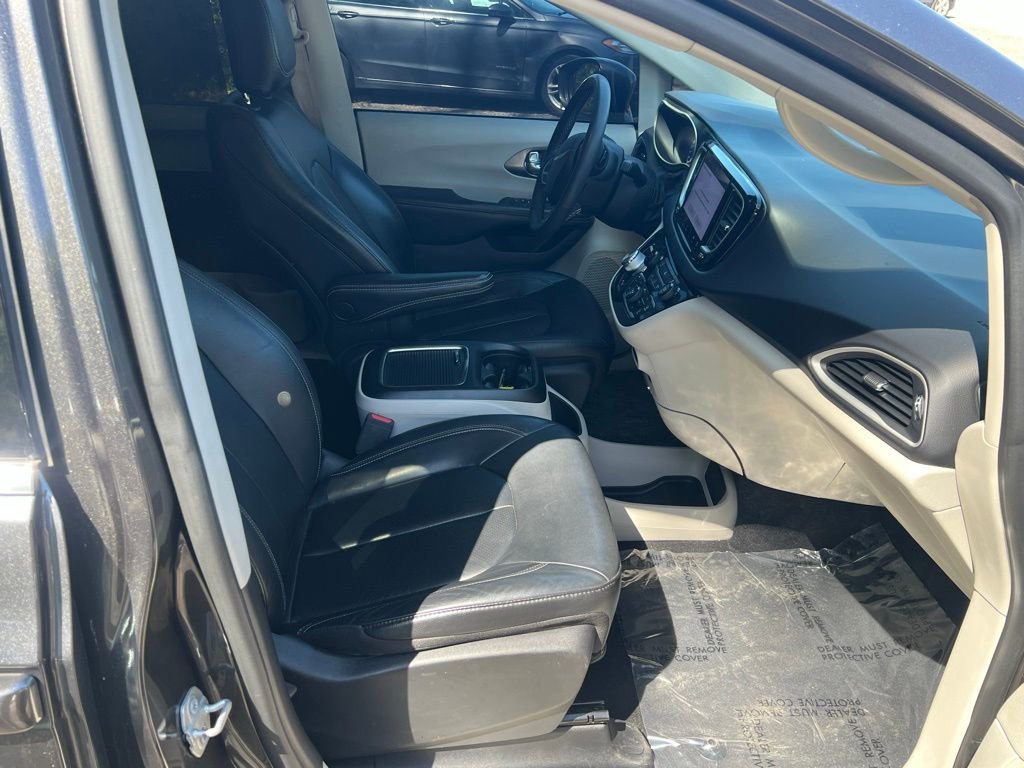 2022 Chrysler Pacifica Touring-L