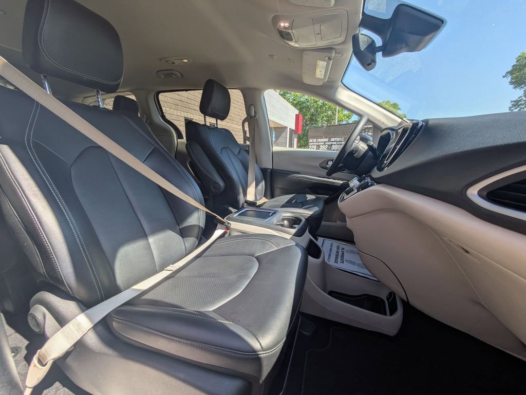 2024 Chrysler Pacifica Touring-L