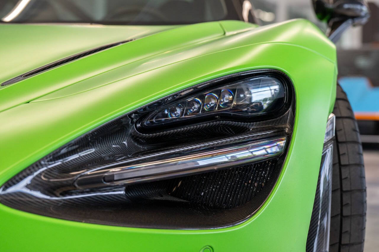 Used 2018 McLaren 720S Performance photo 15