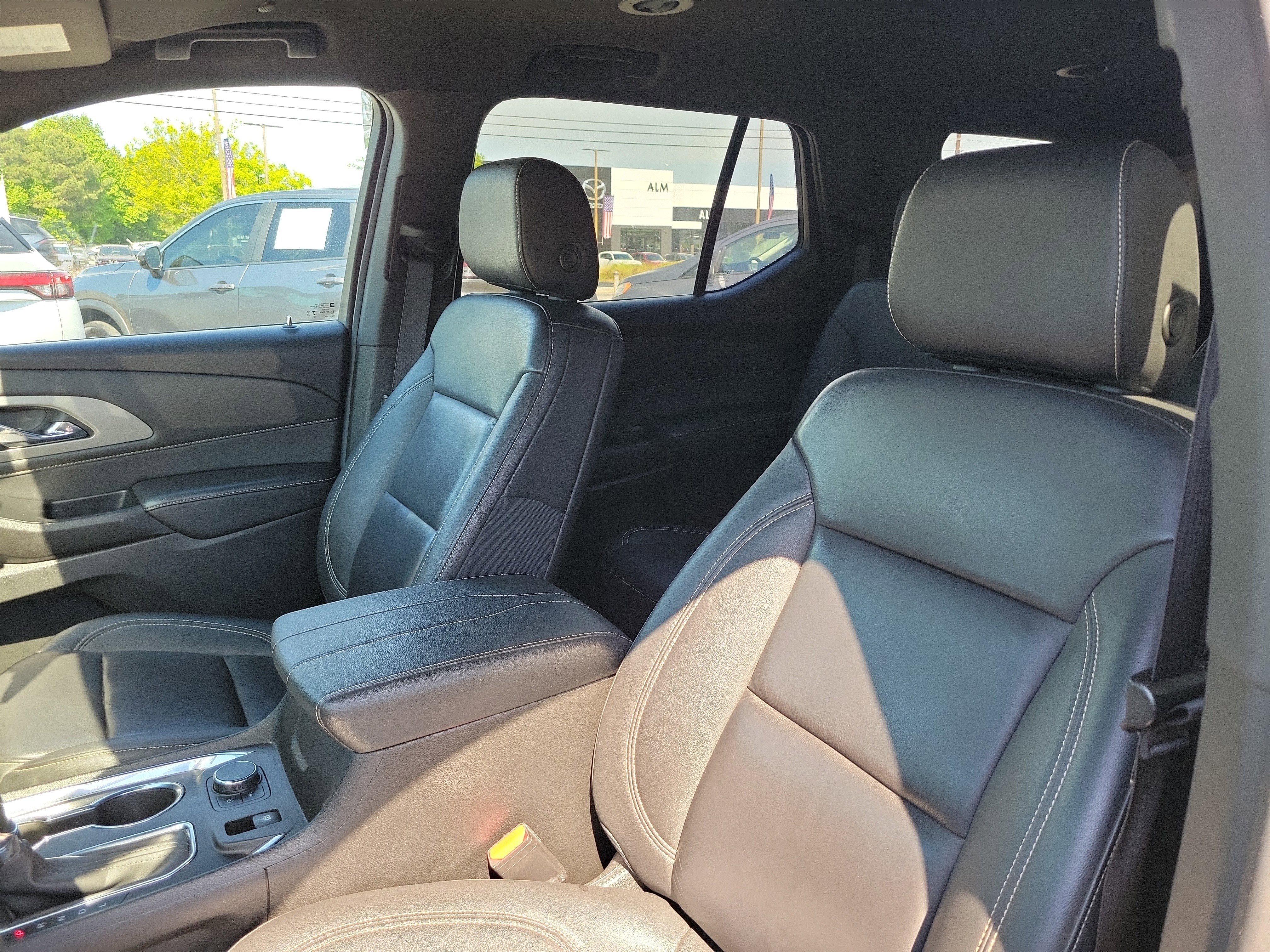 2023 Chevrolet Traverse LT