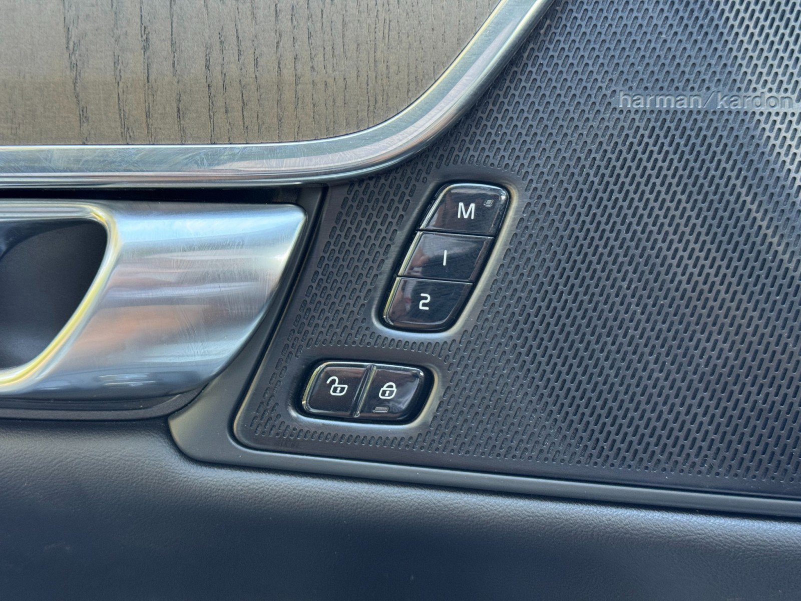 2023 Volvo S90 B6 Plus