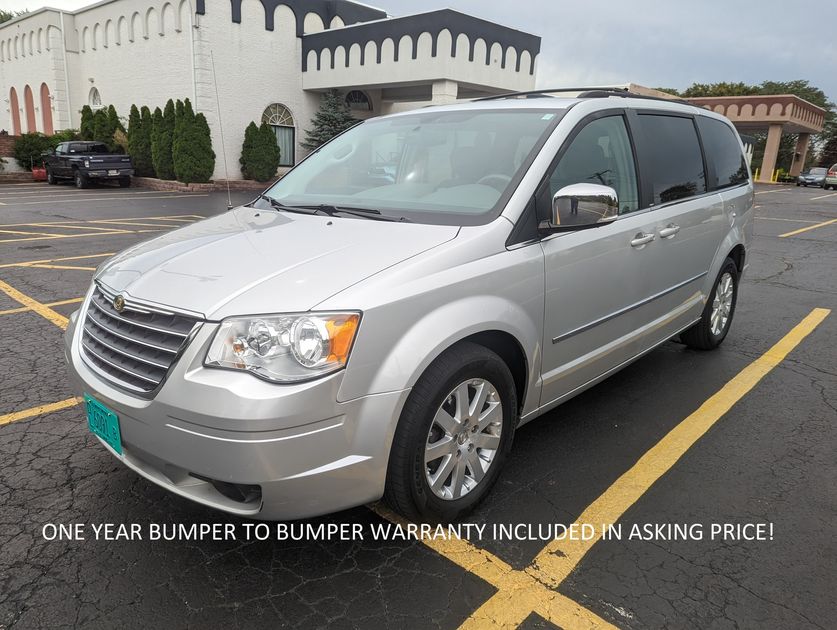 Used Chrysler Town & Country for Sale Under $6,000 in Chicago, IL (Test ...