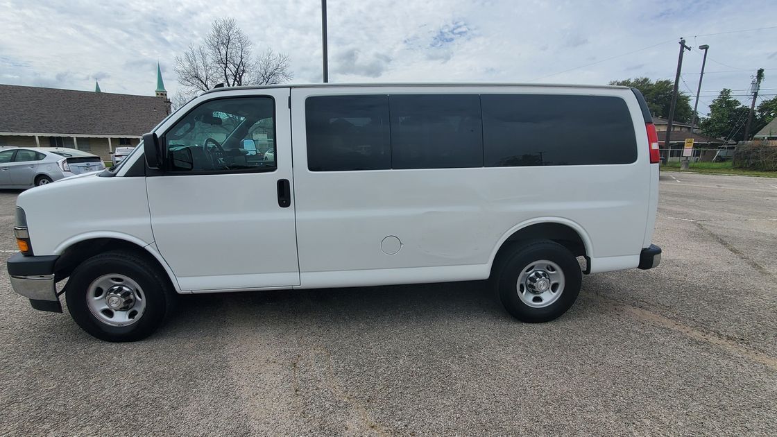 2019 chevy express 2024 3500 passenger van