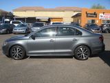 Used 2016 Volkswagen Jetta SE image 2