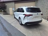 Used 2021 Toyota Sienna Limited image 3