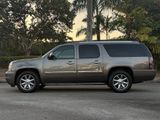 Used 2011 GMC Yukon XL Denali image 2