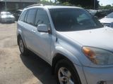 Used 2004 Toyota RAV4 LE image 3
