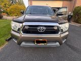 Used 2013 Toyota Tacoma 4x4 Access Cab image 2