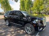 Used 2021 GMC Yukon Denali w/ Denali Premium Package image 2