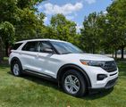 Used 2021 Ford Explorer XLT image 2